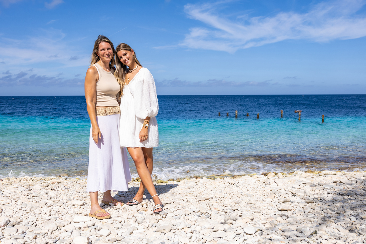 family beach photoshoot curacao