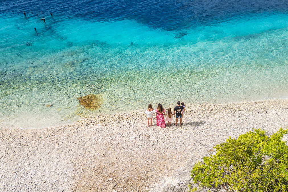 family beach photoshoot curacao